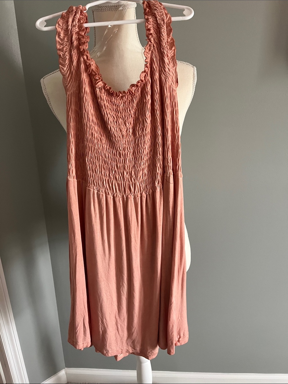 ANDREE BY UNIT Peach Smocked Sleeveless Top